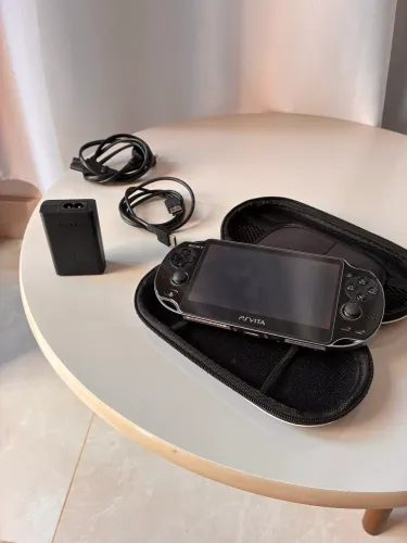 PS vita versão oled em excelente estado