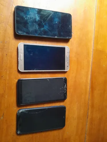 Celular com defeito