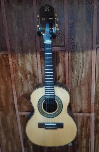 Cavaquinho rozini Rc15 presença brasil ativo.