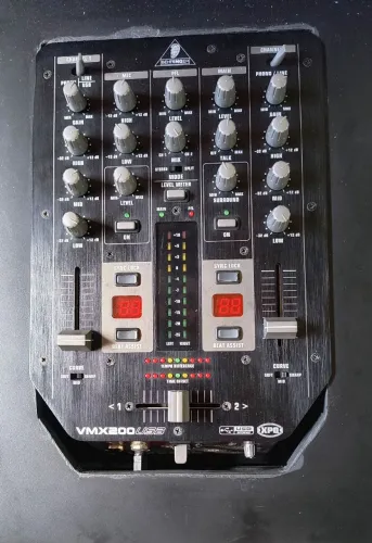 MIXER VMX200 BEHRINGER
