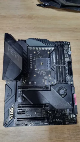 Placa Mãe Rog x570 Crosshair VIII Hero (Com Defeito)