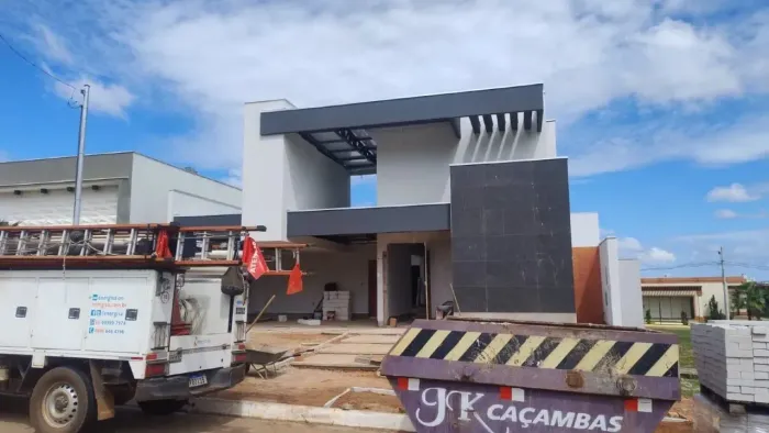 Casa à venda no Condomínio Villa Toscana, Rondonópolis  3 suítes - 50 metros da Academia e