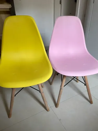 Vendo cadeiras em ótimo estado, só vendo as duas juntas