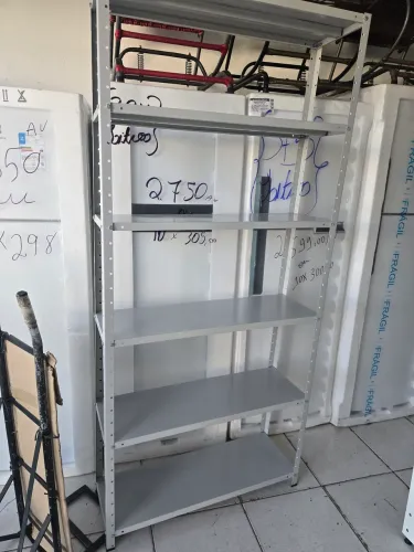 Prateleiras a partir de 215,00