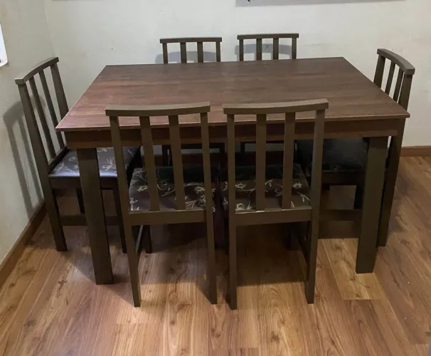 Mesa com 6 cadeiras novo 