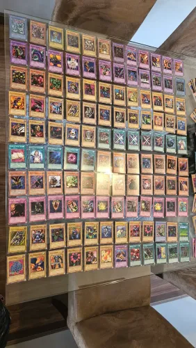 250 Cartas Antigas de Yu-Gi-Oh! + Brinde