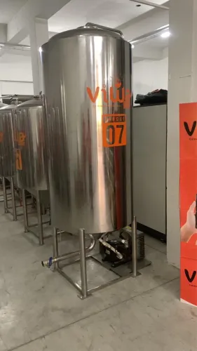 Tanque Fermentador Cónico 600L em Inox - semi novo