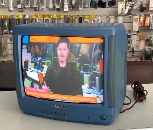 TV de Tubo Konka 13? Azul Vintage - Ideal para Retro Gaming / Coleção