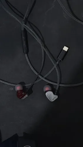 Fone de ouvido tipo C