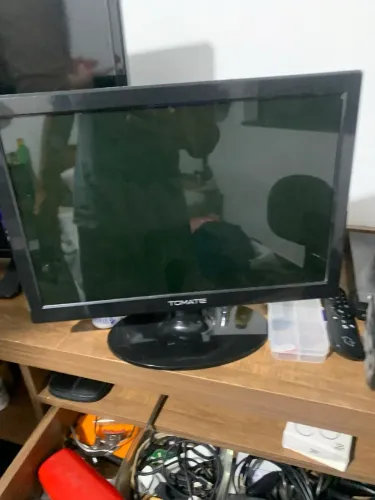 Monitor tomate bi volt MTM 1115 pc tela semi novo 