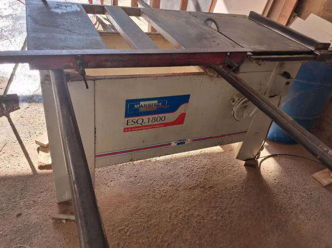 Serra esquadrejadeira