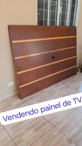 Painel de TV Grande 2,03m x 1,40m | Excelente Estado | R$ 400