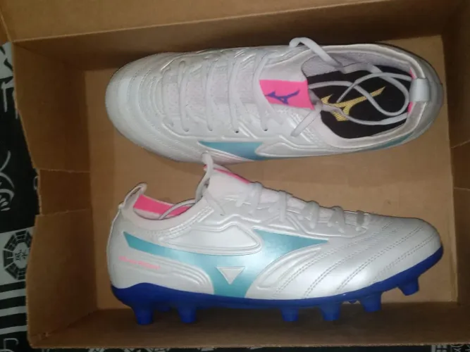 Chuteira Mizuno tamanho 37/38
