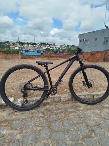 Quadro absolute wlid buste tamanho 15 aro 29 relação toda deore 12V freio Shimano 5000