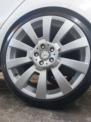 Roda 19 Mercedes Benz original 2 talas pneu 90%