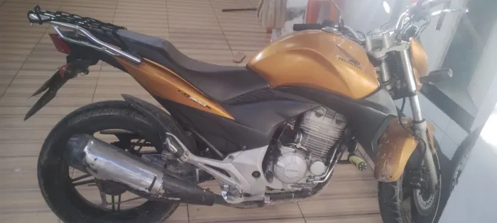 Vendo cb 300 r 