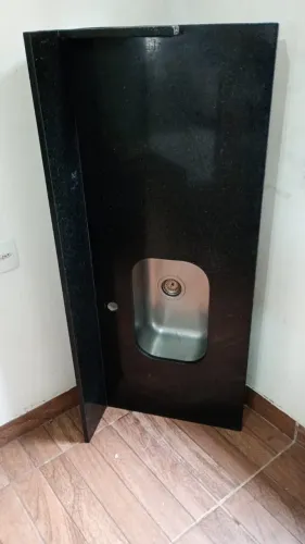 Pia de Granito Preto com Cuba Inox - Ótimo Estado