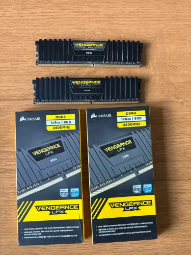 Memória RAM Corsair 2x8GB 16GB DDR4