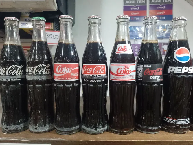Garrafas de refrigerante antigas