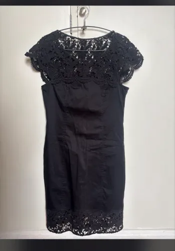 Vestido preto com renda guipir