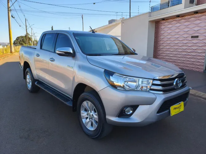 Toyota Hilux CD SRV 4X4 2.8 TDI Diesel Aut. 2017