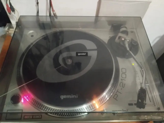 Toca discos Gemini pt-2100