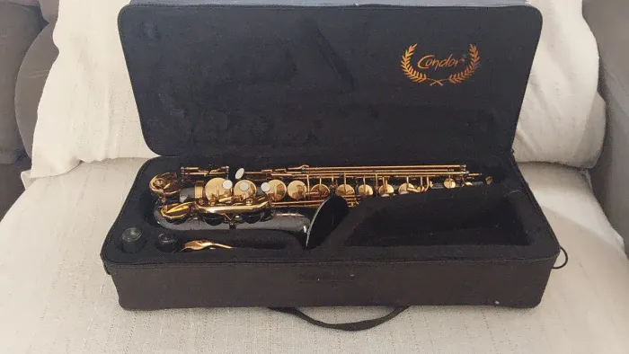 Saxofone Alto Condor