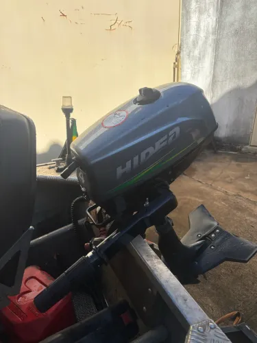 Vendo motor popa 4HP Hidea . 