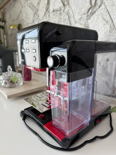 CAFETEIRA OSTER PRIMALATTE II VERMELHA 
