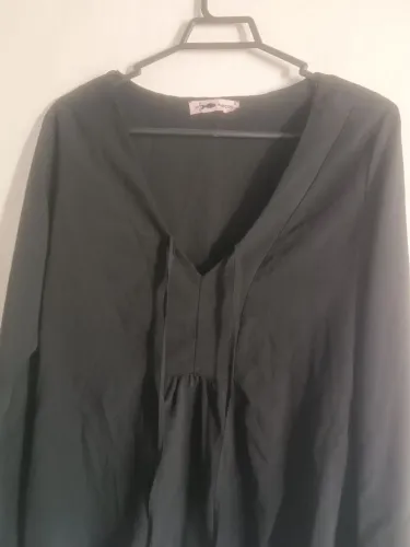 Blusa Manga Longa em Viscose Na Cor Preta