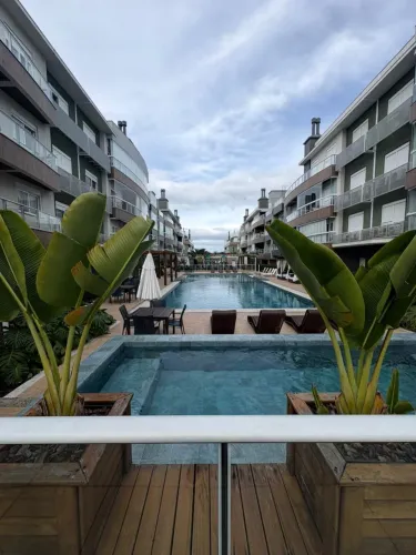 Alugo cobertura de 3 quartos semi mobiliada de alto padrão no campeche com jacuzzi