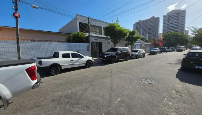 Sala de 20m² por R$ 1.000,00 e condomínio R$ 100,00, em execelente estado de conservação, 