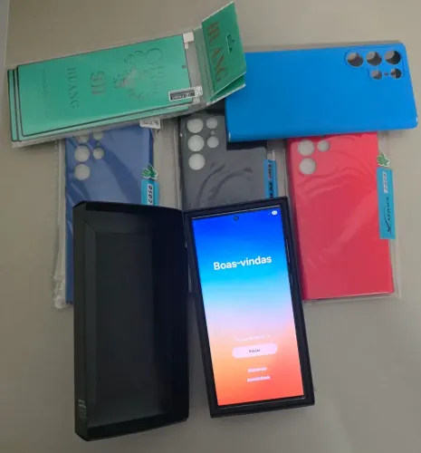 S22 Ultra em perfeito estado com 4 capas e 2 películas