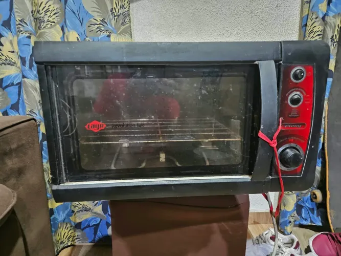 Forno elétrico funcionando! 130 reais!