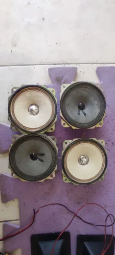 Conjunto com 4 auto falantes no estado