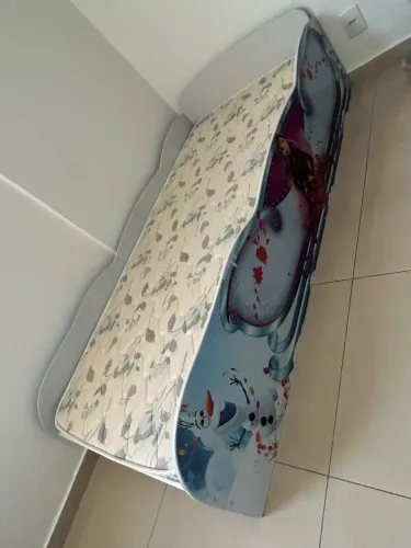 Cama da Frozen infantil