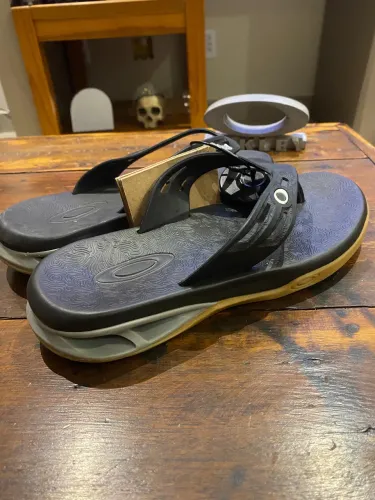 Chinelo Oakley
