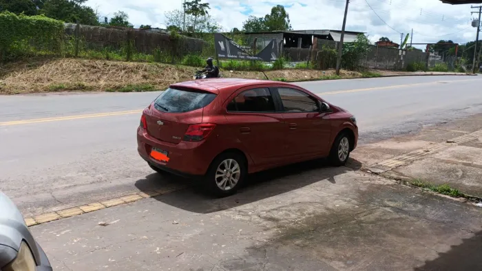 Chevrolet Onix Hatch Lollapalooza 1.0 8V Flex Power Mec. 4P 2014