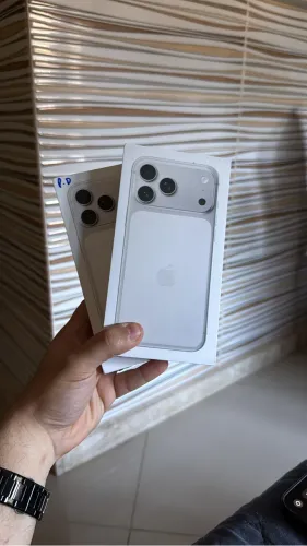 iPhone 17 Pro Max 256GB - Silver (Lacrado)