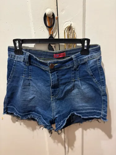 Short jeans lindíssimo. 