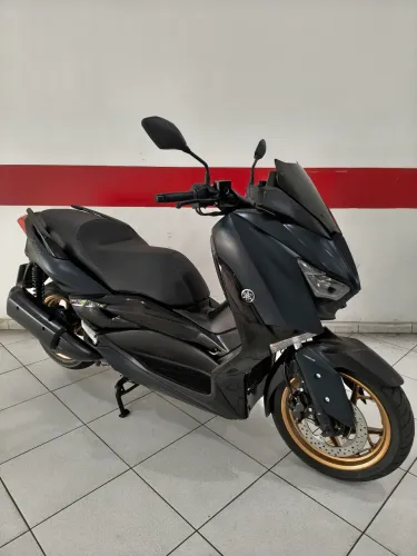 XMAX 2023 11300 KM IMPECÁVEL
