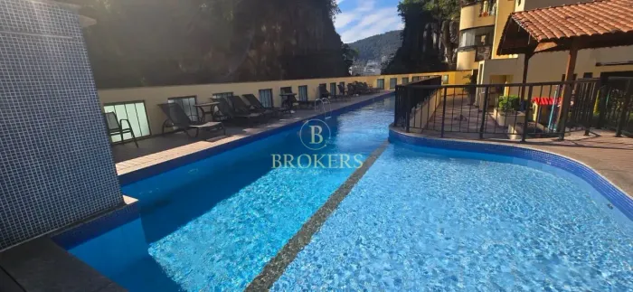 Apartamento à Venda Rua Pinheiro Machado - Laranjeiras. Varanda, 2 quartos sendo 1 suíte,