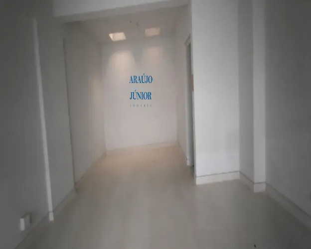 Sala Comercial com 1 Banheiro para Alugar, 41,70 M² por R$ 2.500,00/Mês no Centro de Ameri
