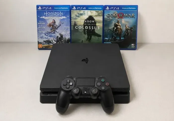 Playstation 4 (PS4) 1TB + Jogos + Controle