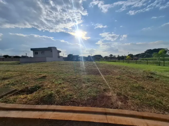 Terreno de 251m² à venda em condomínio - Quinta da Mata