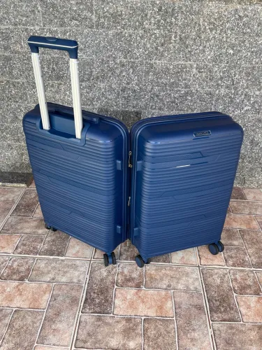 Mala azul média ( só usei duas vezes)