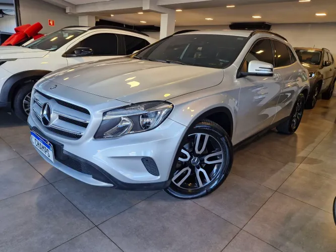 Mercedes-Benz GLA 200 Adv. 1.6/1.6 TB 16V Flex Aut. 2016