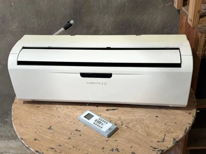 Vendo ar condicionado 9 btus, ja com o transformador