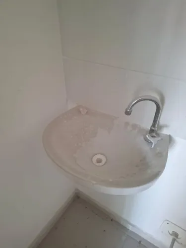 Pia de fibra com torneira