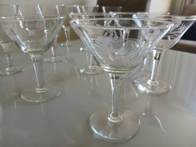 Taças de Cristal lapidada 50,00 cada uma.